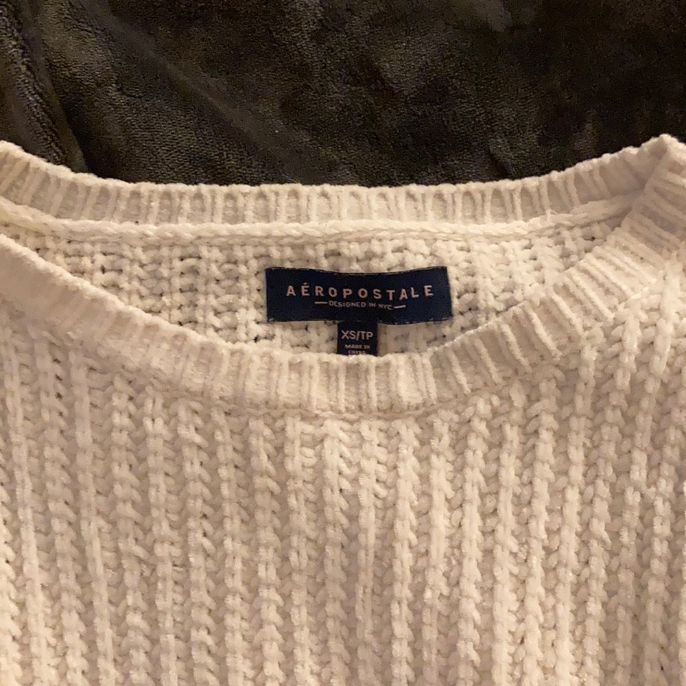Aeropostale XS white fuzzy sweater 100% polyester